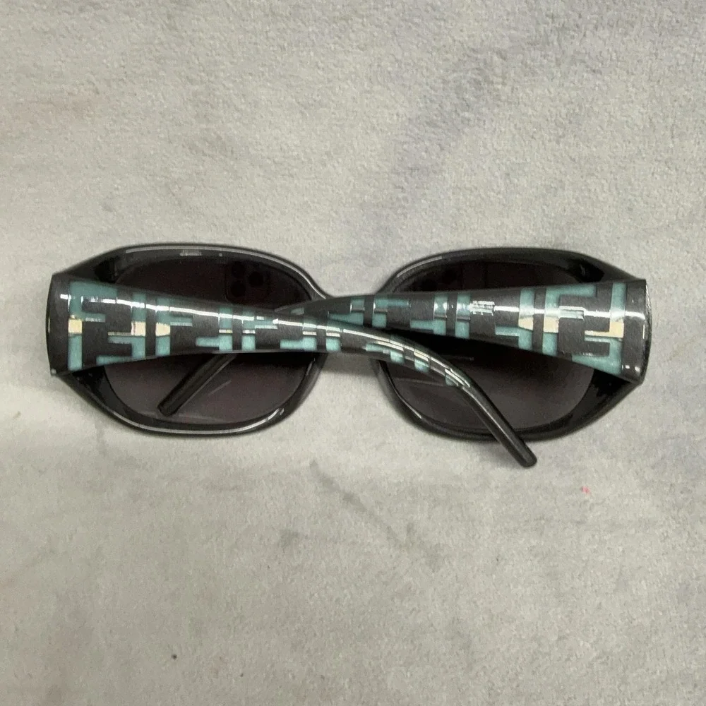 Fendi Sunglasses Womens Black Oversized Oval FS346 024 Gray Lens Italy